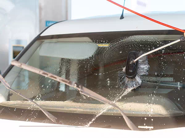 Autolavaggio-vicino-a-Vigarano-Mainarda-con-box-fai-da-te