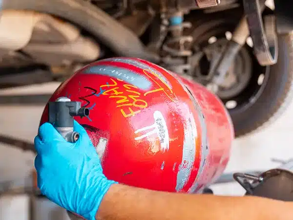 Officina-meccanica-specializzata-in-impianti-gas-metano-per-auto-vicino-Ferrara-Galliera