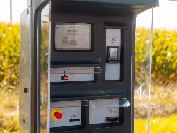 Sistema-di-lavaggio-auto-automatizzato-vicino-a-Ferrara